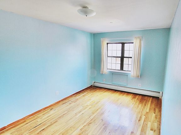 3rd image of 348 22nd St APT 3