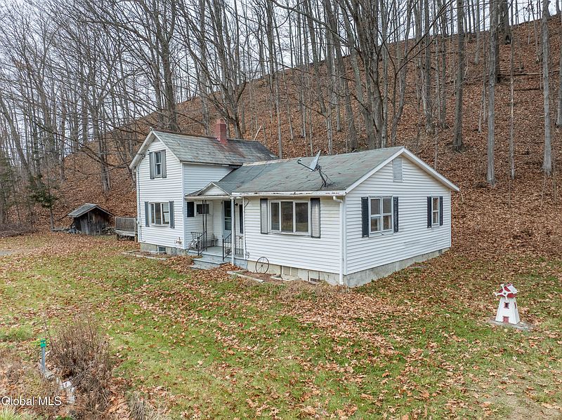 2nd image of 403 Ash Grove Road