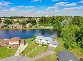 207 Greenwood Dr, Petersburg, VA 23805