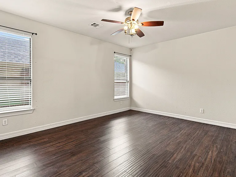 4608 Brighton Dr — Photo 15