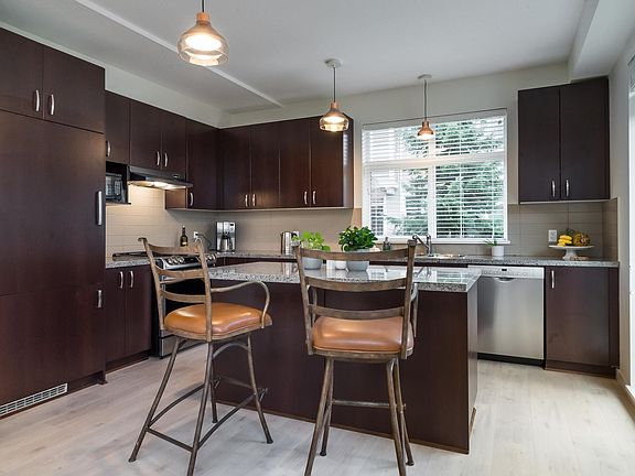 5th image of 2729 158th St #155