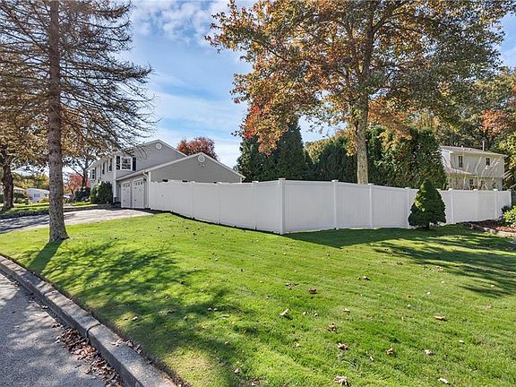 3rd image of 44 Juniper Dr