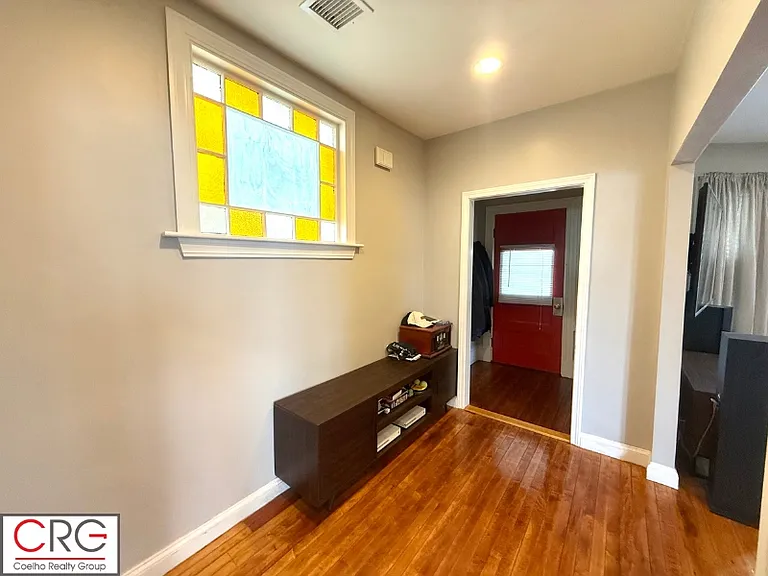 10 Eastman Rd — Photo 35