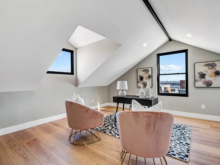 1000 Barton St — Photo 22