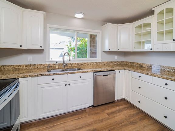 3rd image of 16021 84th Ave NE