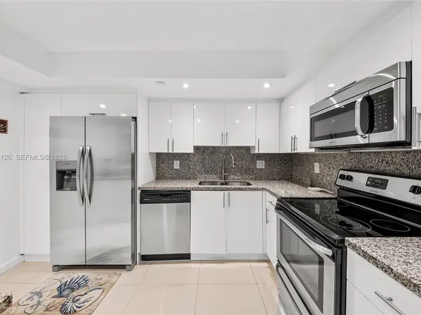 1000 Quayside Ter APT 1103, Miami, FL 33138