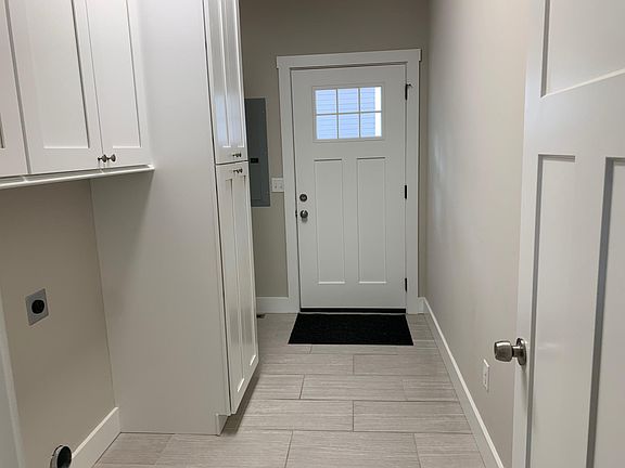 5th image of 552 Toms Hill Dr
