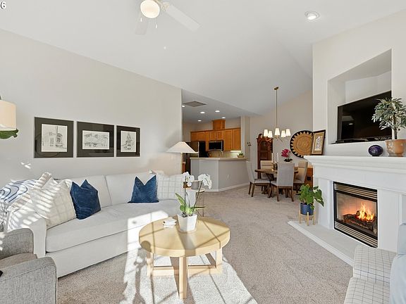 3rd image of 6535 Summerlinn Way