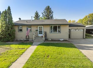 1207 Sunset Blvd, Minot, ND 58703