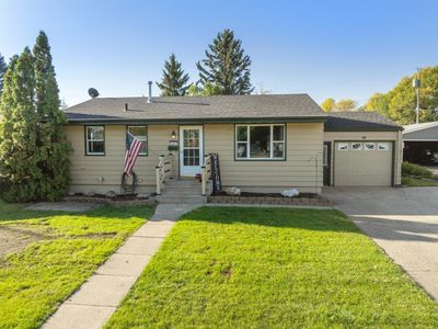 1207 Sunset Blvd, Minot, ND, 58703