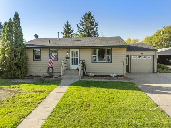 1207 Sunset Blvd, Minot, ND 58703