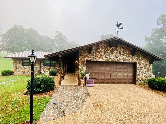 2nd image of 1516 Hammett Rd