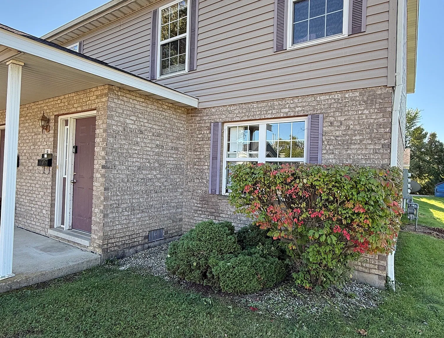 3 bed, 2100 sqft, $1,850 — Photo 1