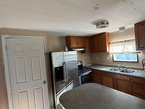 4th image of 60 Webb Avenue