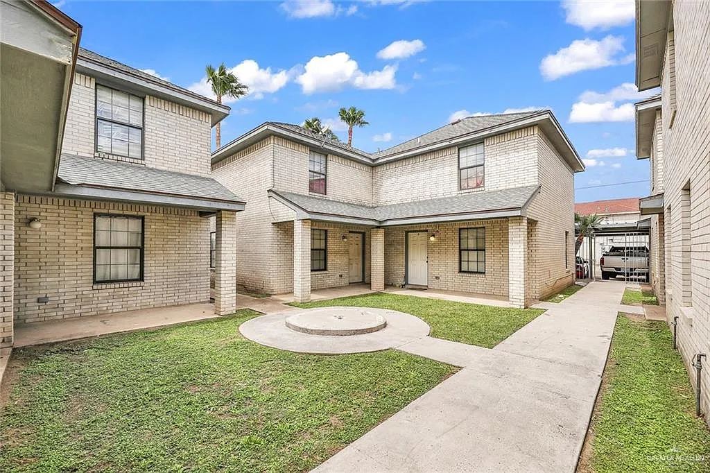 2 bed, 2.5 bath, 10548 sqft, $875 — Photo 1