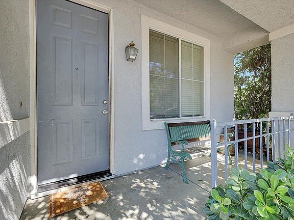 3rd image of 917 Garcia Dr