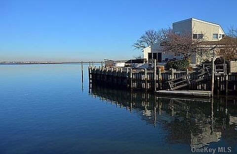 1st image of 265 Harbor Dr