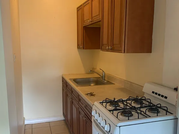 219 S Main St #32, Lombard, IL 60148