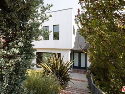 3360 Ley Dr, Los Angeles, CA, 90027