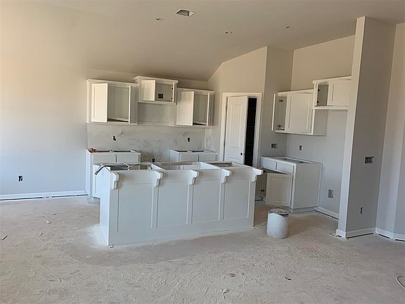 4th image of 18016 Sunny Stone Ln
