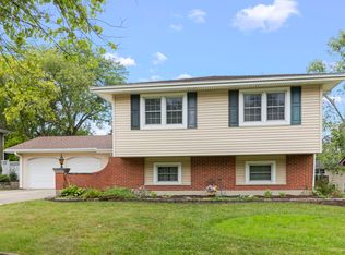 2S171 Kent Rd, Glen Ellyn, IL 60137