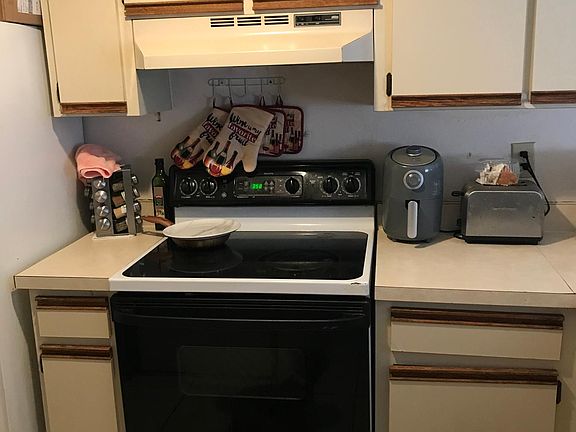 4th image of 1465 Malibu Cir NE
