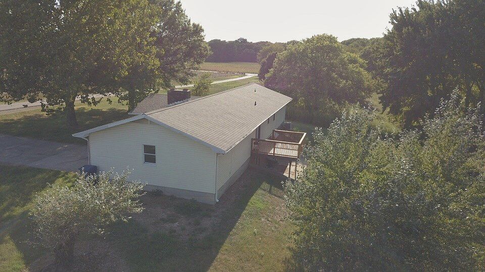 2nd image of 762 S 250th St