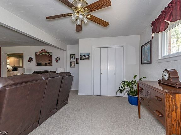 5th image of 250 E 262nd St