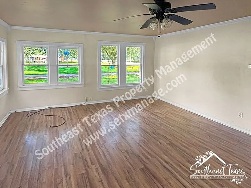2 bed, 1.0 bath, 1331 sqft, $1,200 — Photo 2