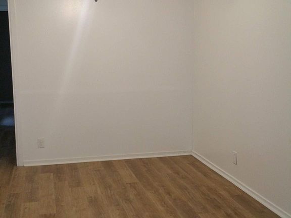 4th image of 5402 W 36th St