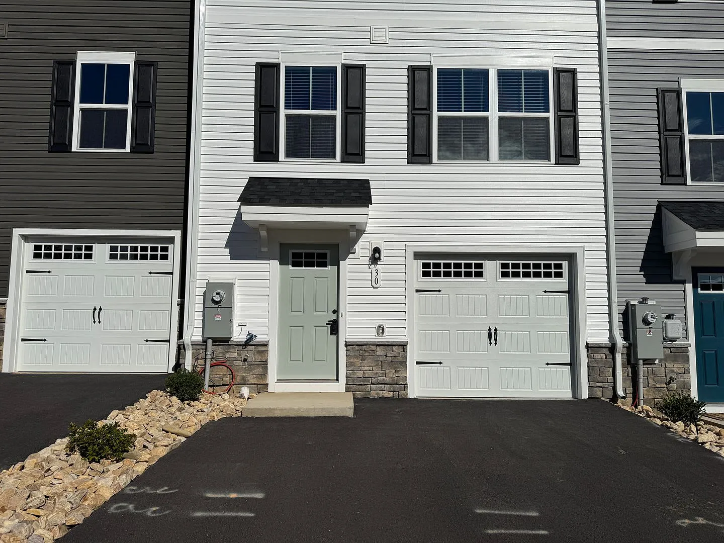 Brand-New 3-Bedroom Townhome in the Ridgeview Community — Photo 2