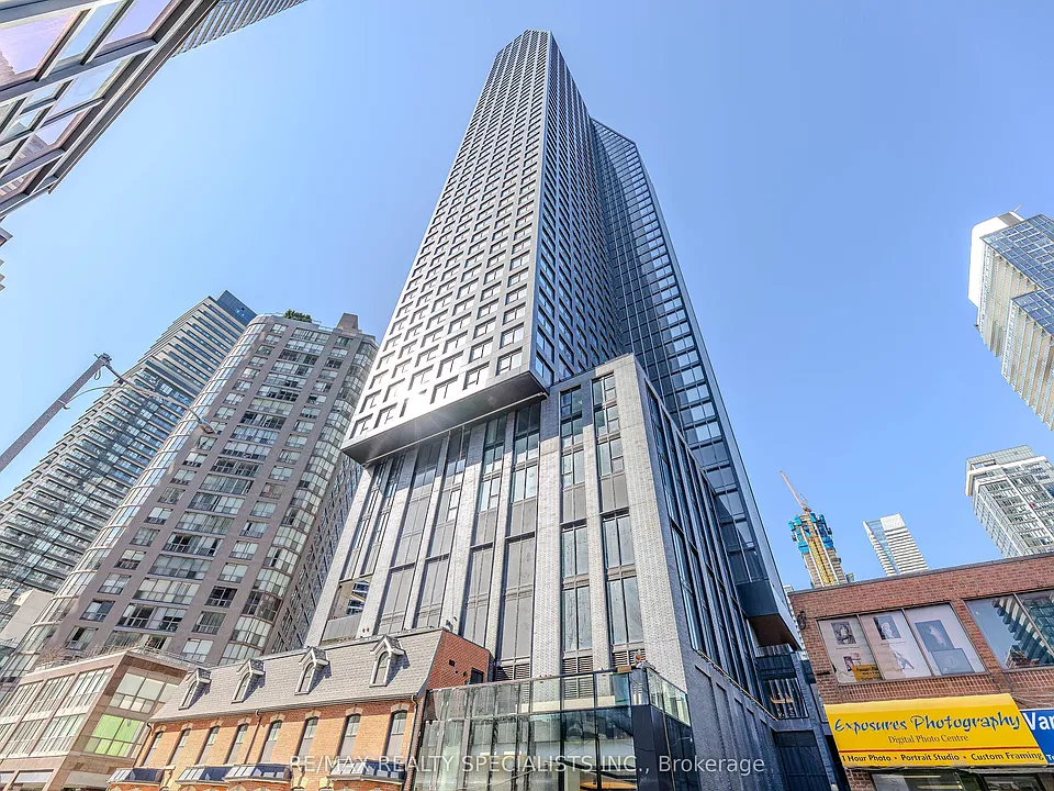 8 Wellesley St W #3702