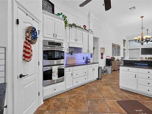 5th image of 316 Applewood Dr