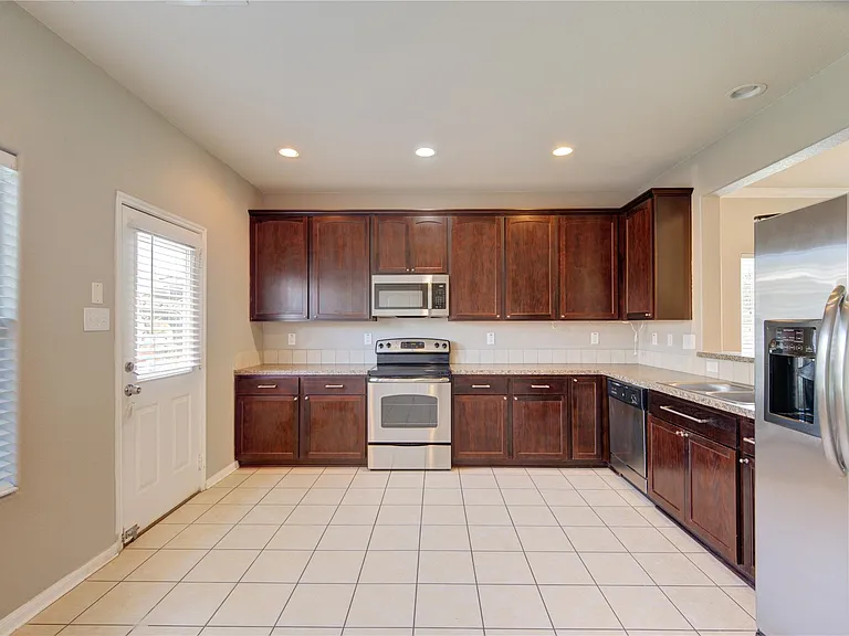 16726 Mammoth Springs Dr — Photo 32