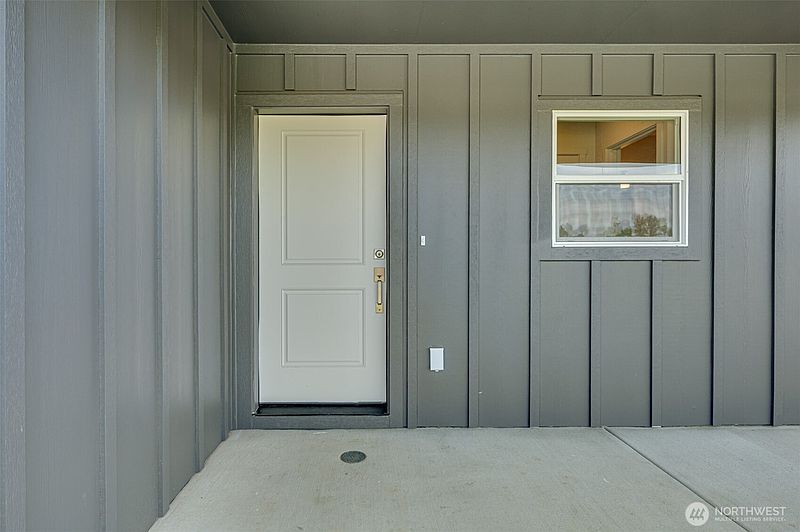 2nd image of 2010 Henderson Way