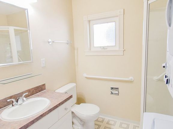 5th image of 8301 NE Brazee St