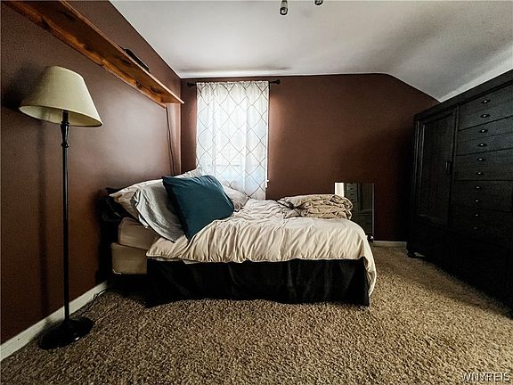 3rd image of 25 Turner Ave