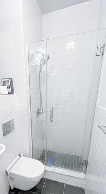 Rented by Brighton Management | media 12