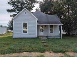 717 S Durbin St, Bicknell, IN 47512