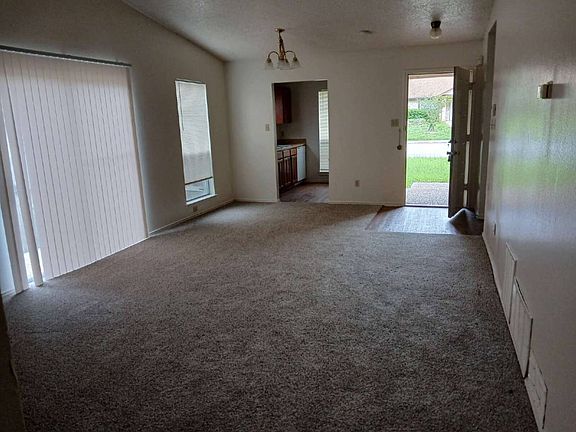 5th image of 5034 Mayspring