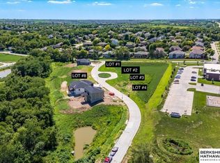 1 Monrovia Ests, Papillion, NE 68046