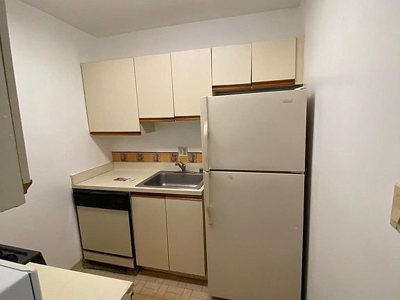 5th image of 3701 5th St S APT 209