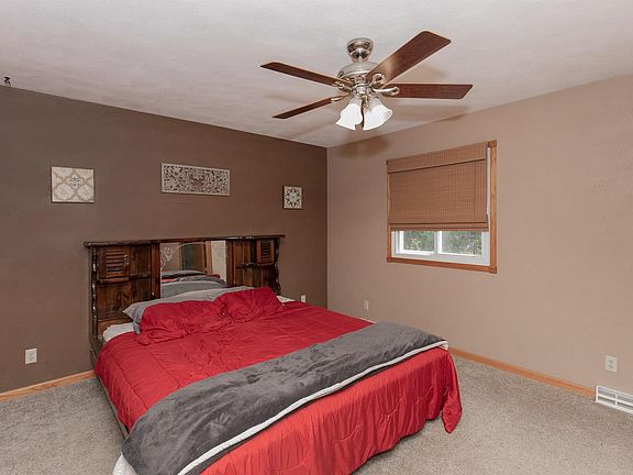 3rd image of 47 Sunny Hill Dr