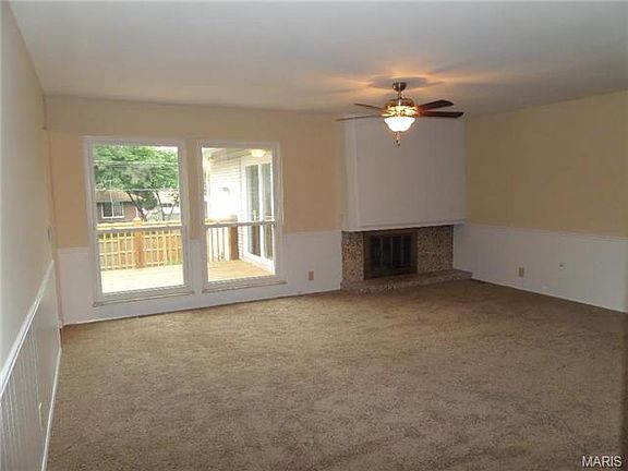 3rd image of 3900 Woodcrest Dr