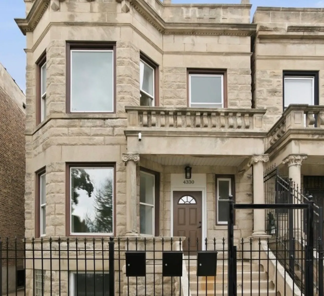 3 bed, 2200 sqft, $1,900 — Photo 2
