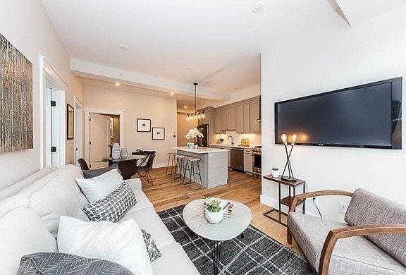 5th image of 29 Woodbine St Unit 107