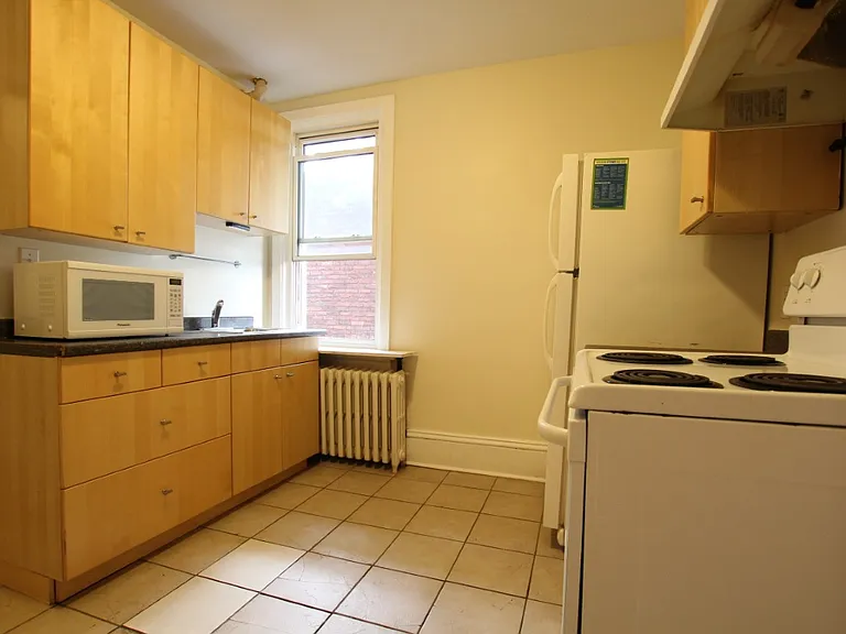 47 Heney St #5 — Photo 6