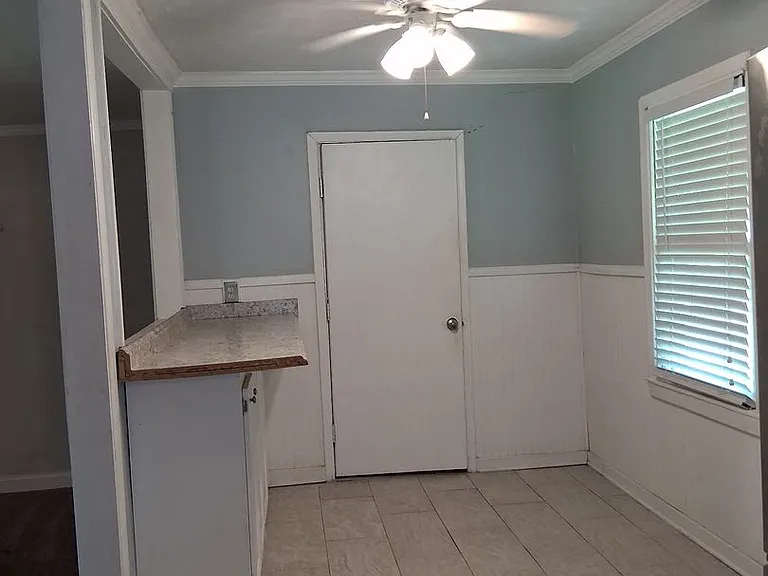 1421 Winchester St — Photo 3