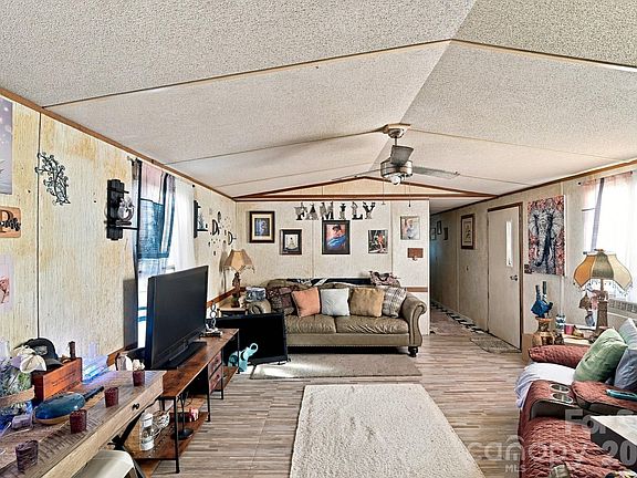 5th image of 2980 Sims Rd