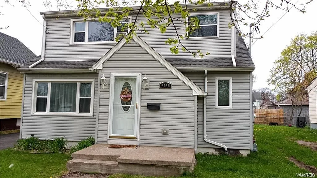 2625 Ontario Ave photo 1